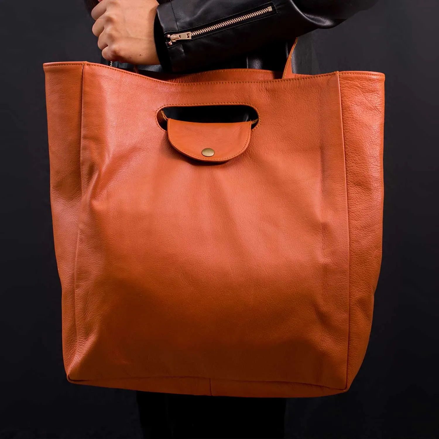 Kutton Women Leather Tan Purse